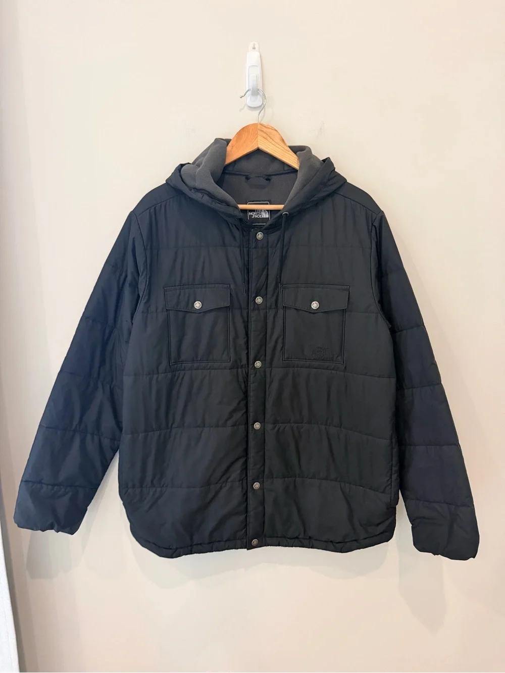 The North Face Men's Meeks Black Hooded Quilted Puffer Jacket L snap closure